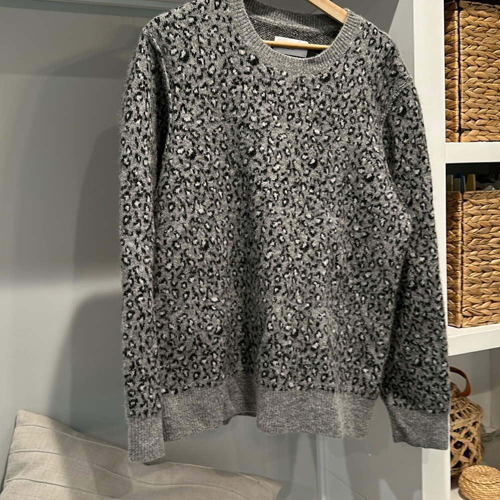 Ovadia sweater size medium